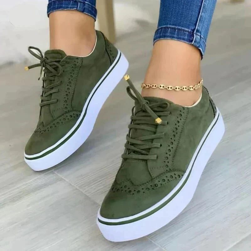 Lace-Up Platform Trainers with Wingtip Detail for Women - Green